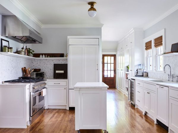 White Marble Counters & a Pro-Style Range